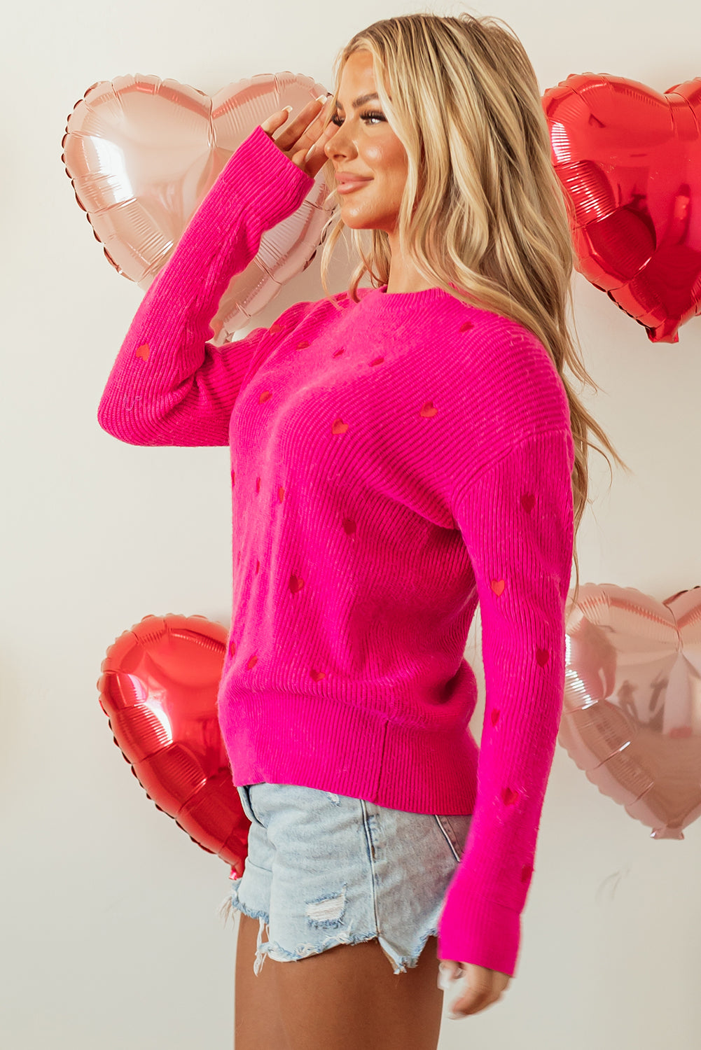 Pull à col rond et épaules tombantes en forme de cœur rose rouge