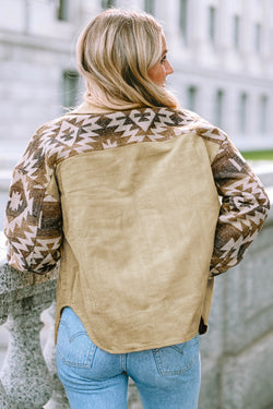 Chaqueta de color caqui en terciopelo acanalado con bordes con sabor y estampado azteco