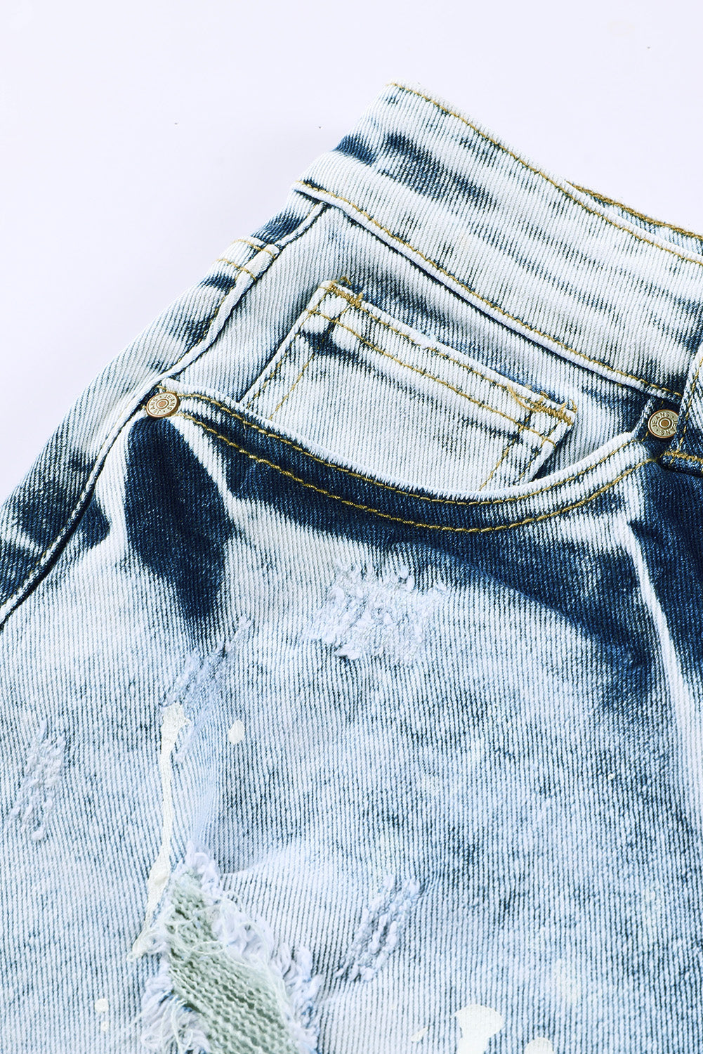 Short en denim blanchi effet vieilli bleu ciel