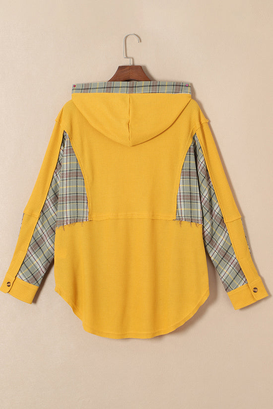 Sweat à capuche Henley jaune avec poches et patchwork à carreaux en tricot gaufré