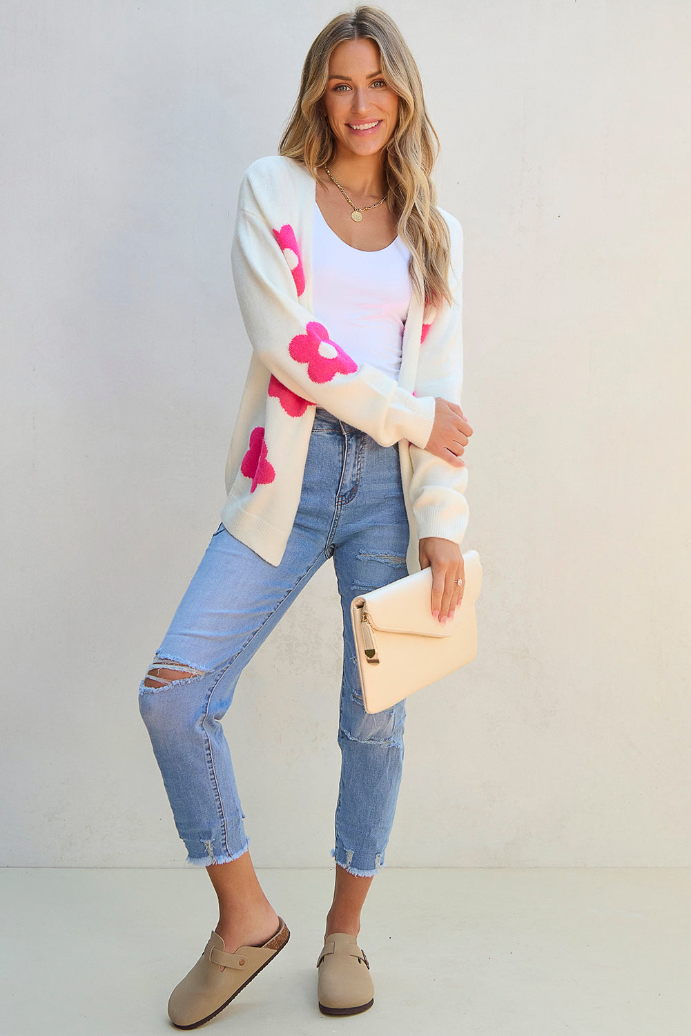 Cardigan ouvert sur le devant à motif de fleurs rouges roses