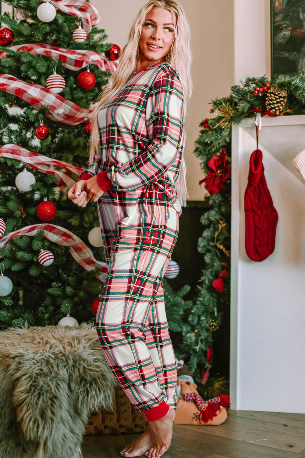 Ensemble de salon rouge avec haut et pantalon à carreaux de Noël-A WOMAN WE LOVE