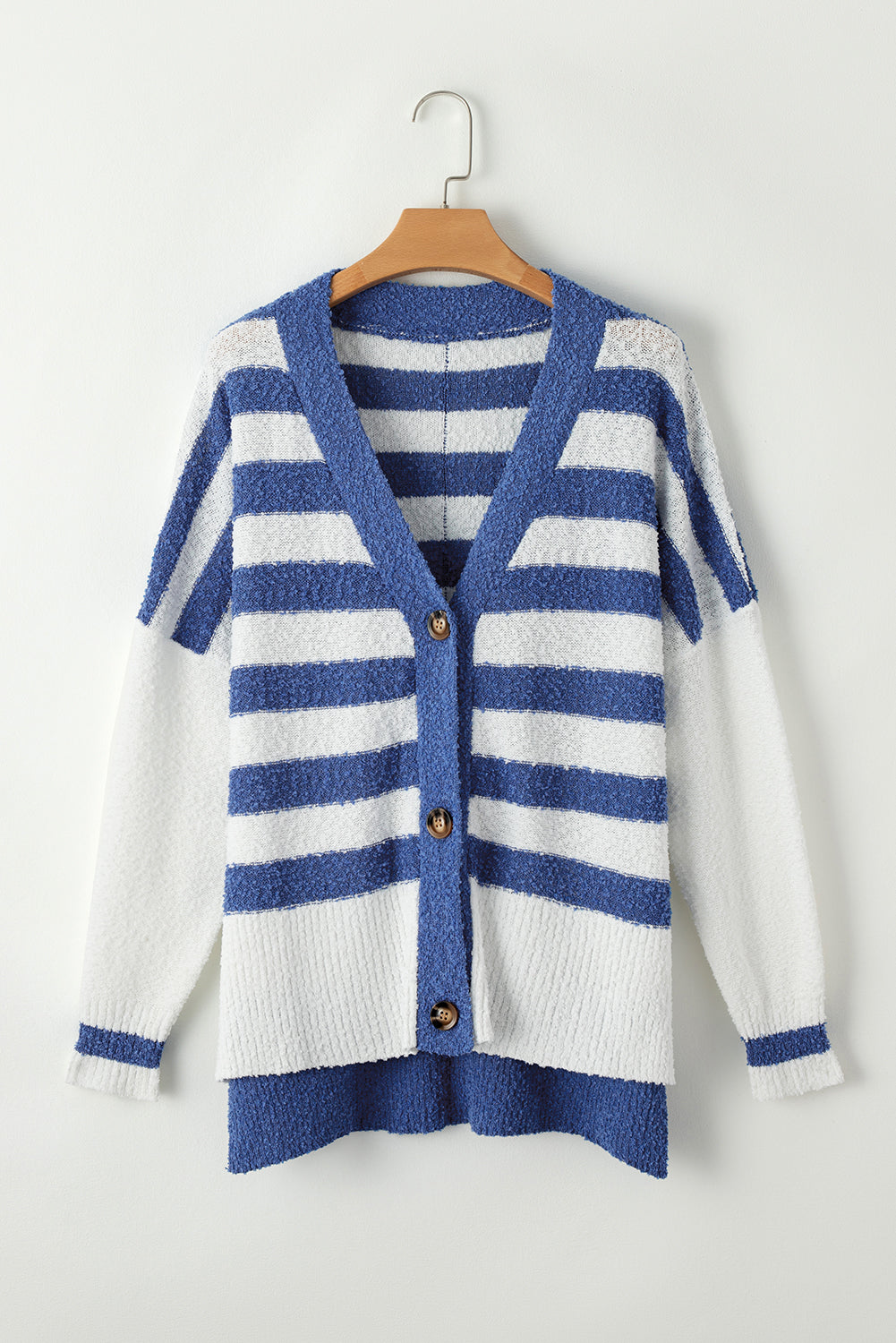 Cardigan pull haut bas boutonné à rayures bleues et col en V-A WOMAN WE LOVE
