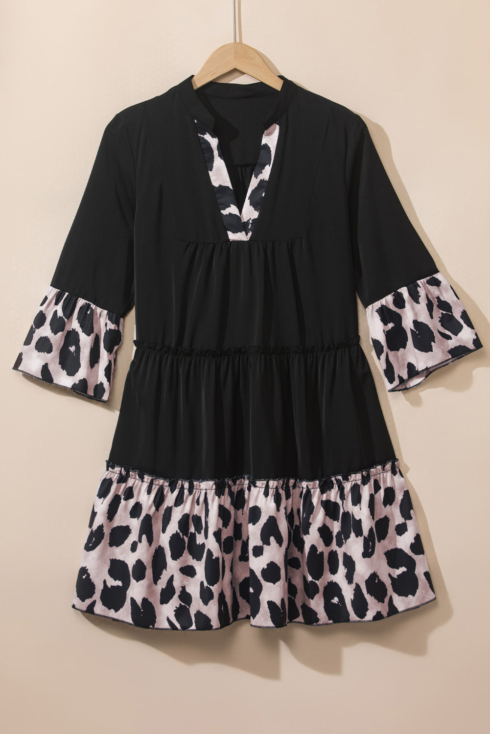 Vestido acampanado de manga con cuello de leopardo negro V