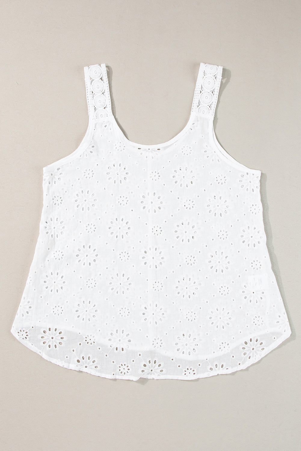 Débardeur blanc à broderies d'œillets-A WOMAN WE LOVE