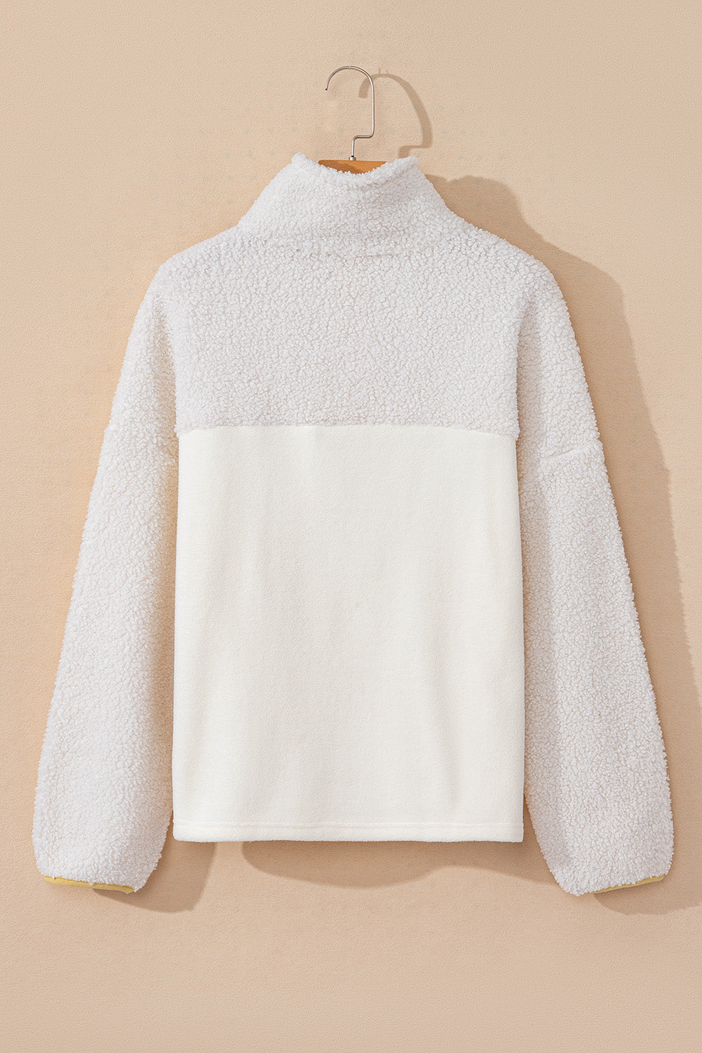 Sudadera de cuello bittle y bolsillo de vellón beige con borde de bloque de color