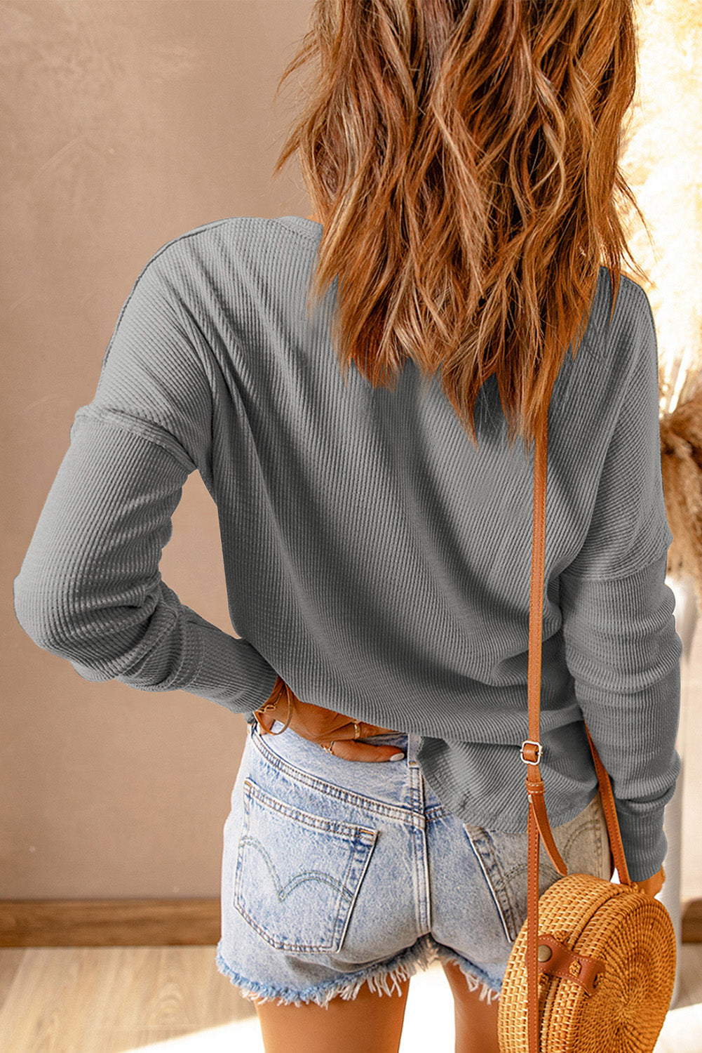 Haut Henley en tricot gaufré gris