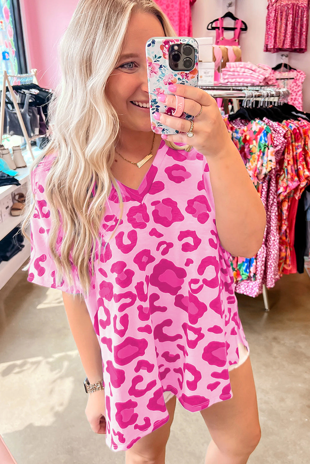 Plus Size Pink Leopard Print V-Neck T-Shirt