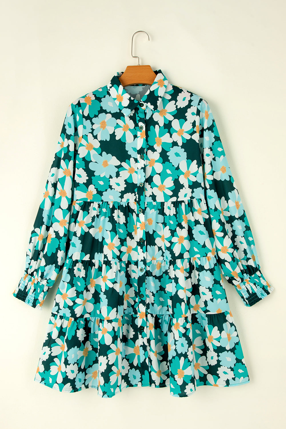 Robe chemise verte à fleurs et manches longues bouffantes