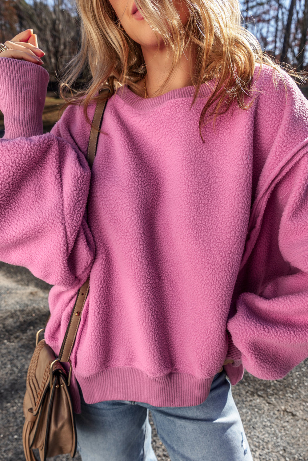 Sudadera de gran tamaño de color rosa sherpa rosa costado