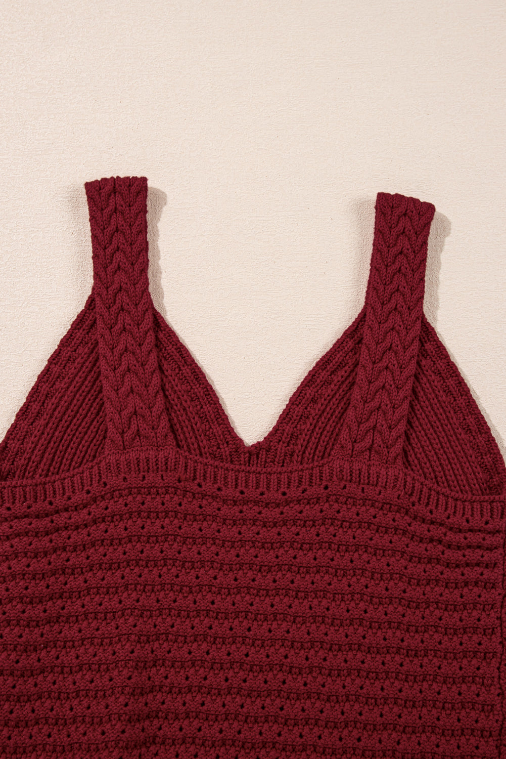 SLIM CUT SHOTE VELEC TO V -neck in twisted knitting bordeaux pointelle