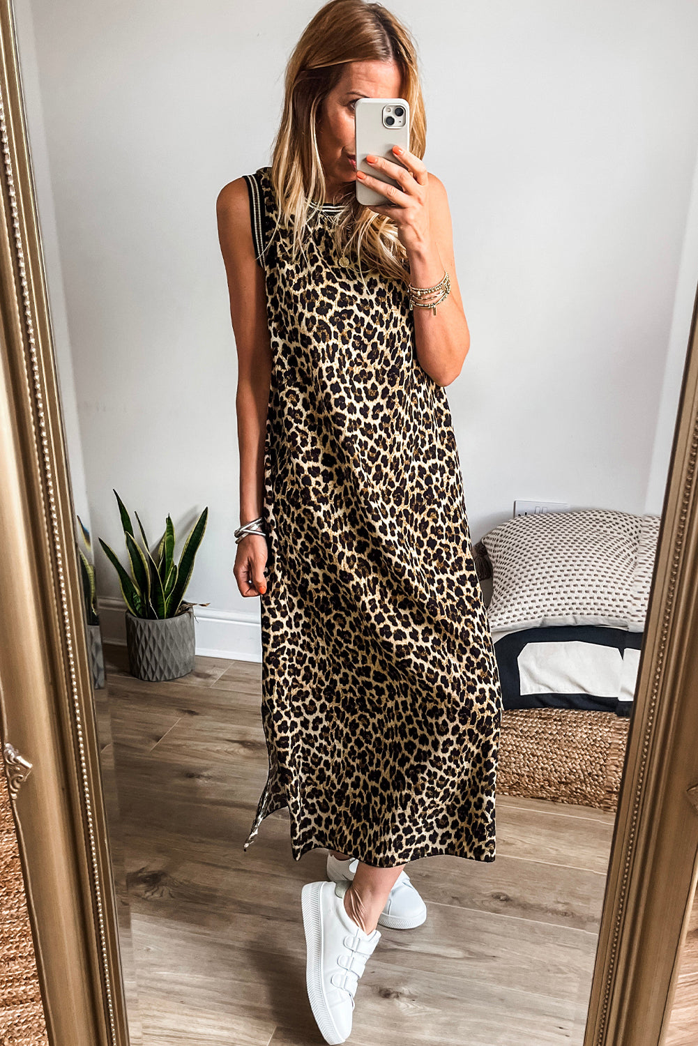 Robe longue noire sans manches léopard *