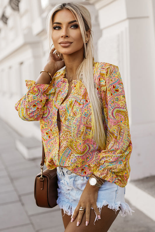 Camisa boho de molduras de estampado de estampado amarillo paisley