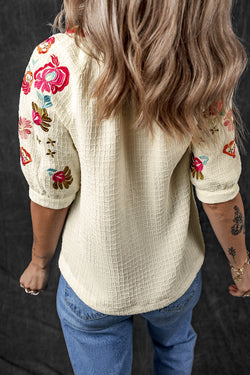 Ricrac puffing sleeve blouse embroidered with beige flowers