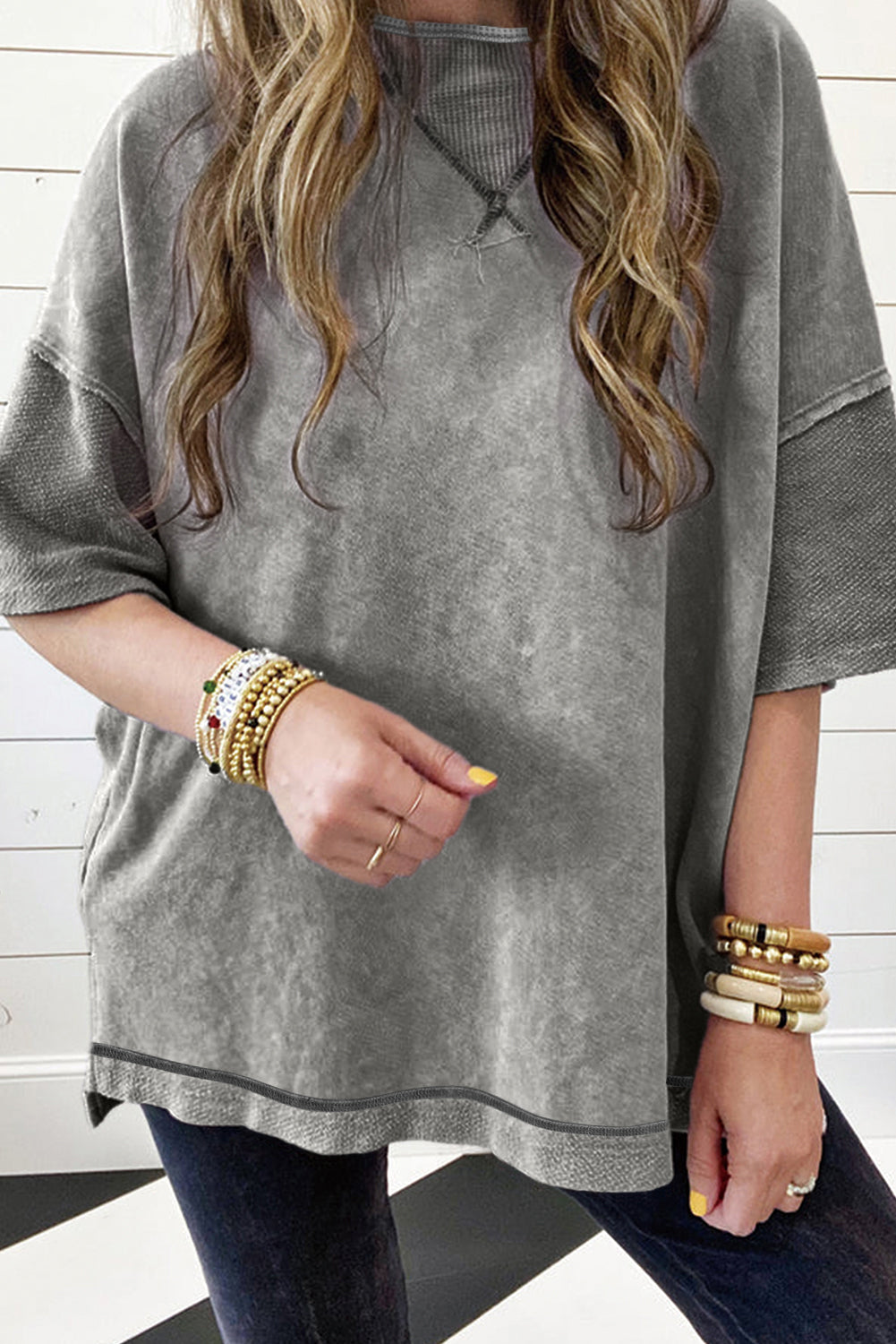 Camiseta de hombro sorprendida con hombros caídos y costuras expuestas, lavado de minerales, Filippin Gray
