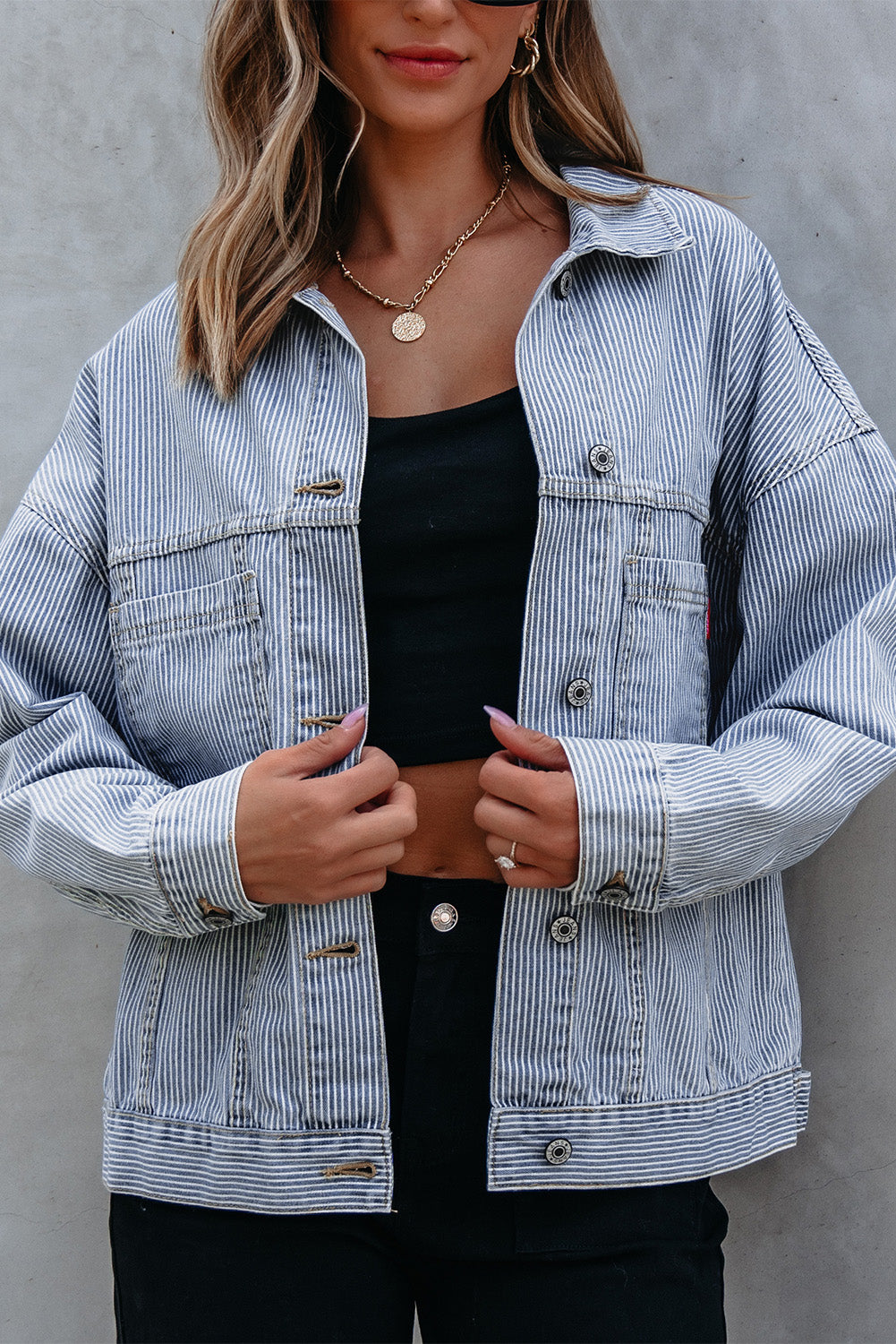 Veste en jean oversize délavée à rayures bleu ciel avec poches