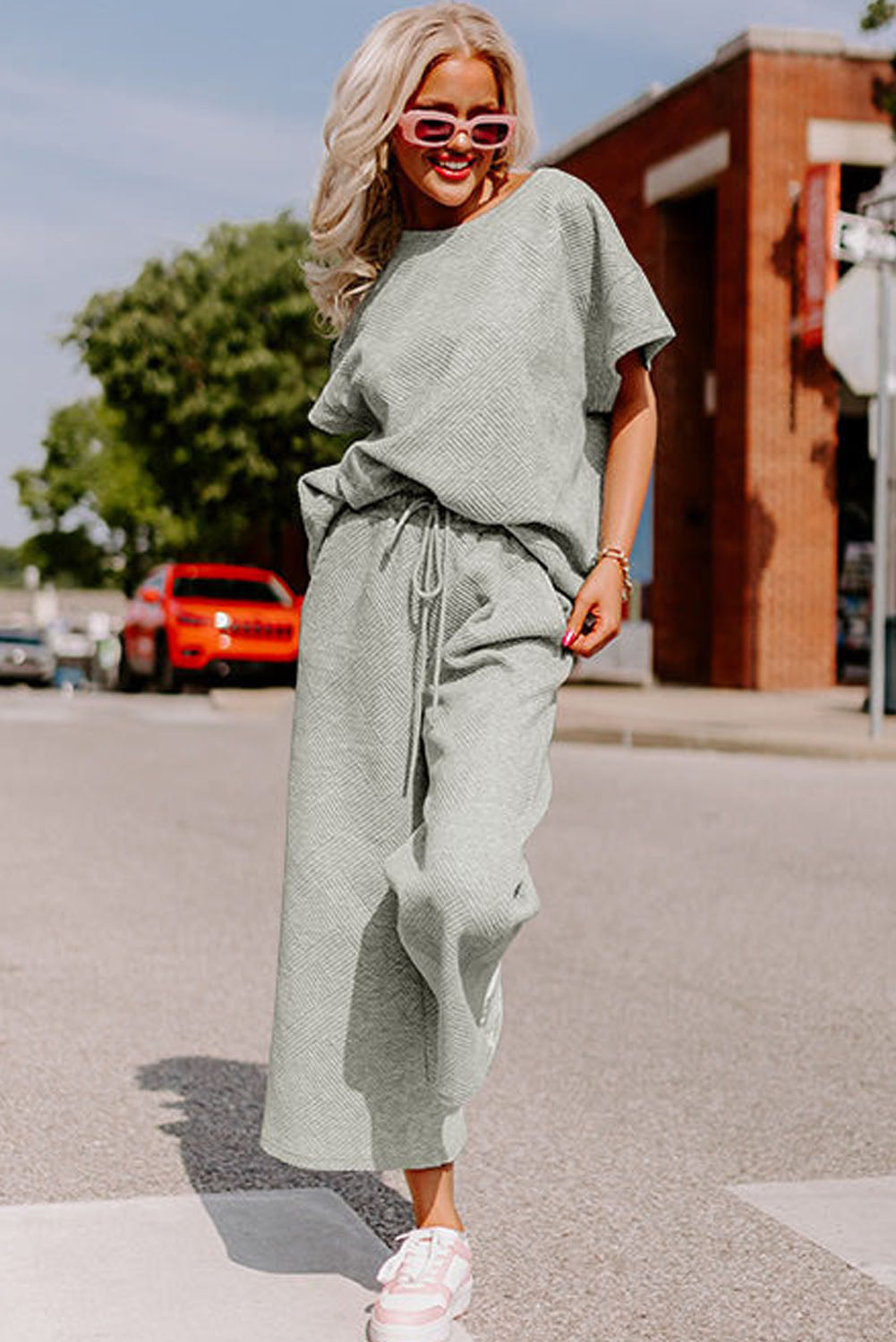 Ensemble t-shirt coupe ample texturé gris et pantalon à cordon de serrage