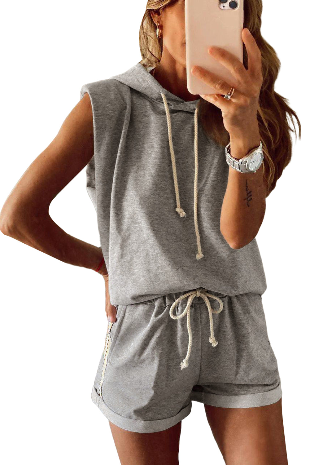 Sweat à capuche et shorts sans manches gris