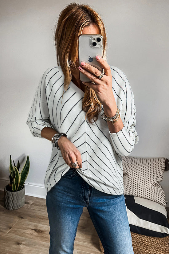 Casual top with chevron stripes and v * collar