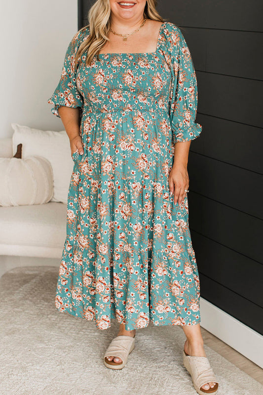 Robe longue smockée à imprimé floral et col carré de grande taille vert