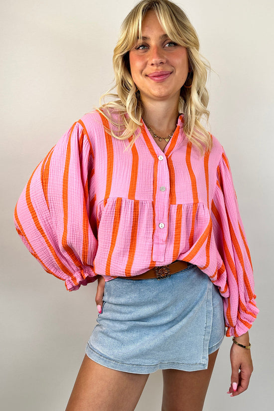 Bullyed shirt with rushed sleeve buttoned with orange stripes