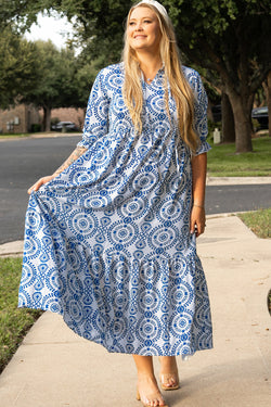 Vestido largo con cordones de estampado geométrico y cuello con muescas, gran tamaño, azul cielo