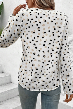 White polling blouse and buttoned print *