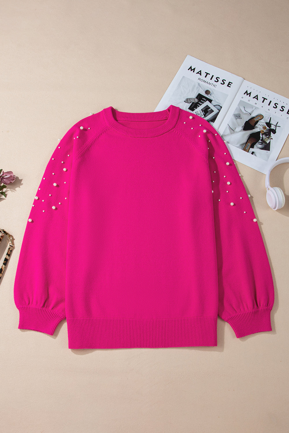 Plus size sweater with raglan sleeves and strawberry pink pearl decoration